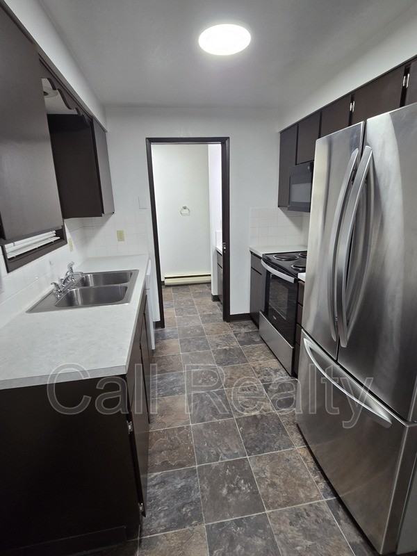 3324 S Raymond Cir - Photo 6 of 12