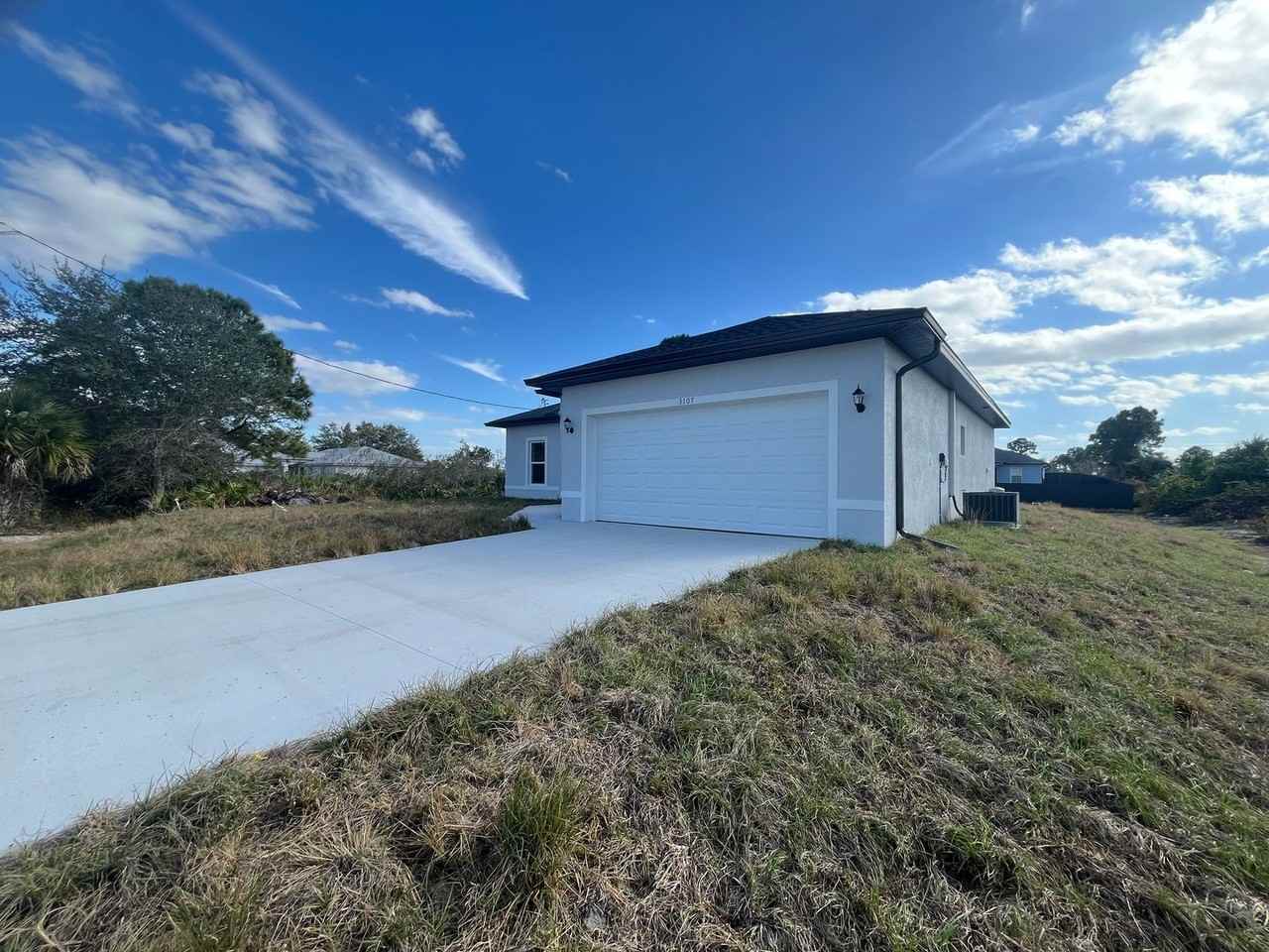 3107 73rd St W - Photo 2 of 27