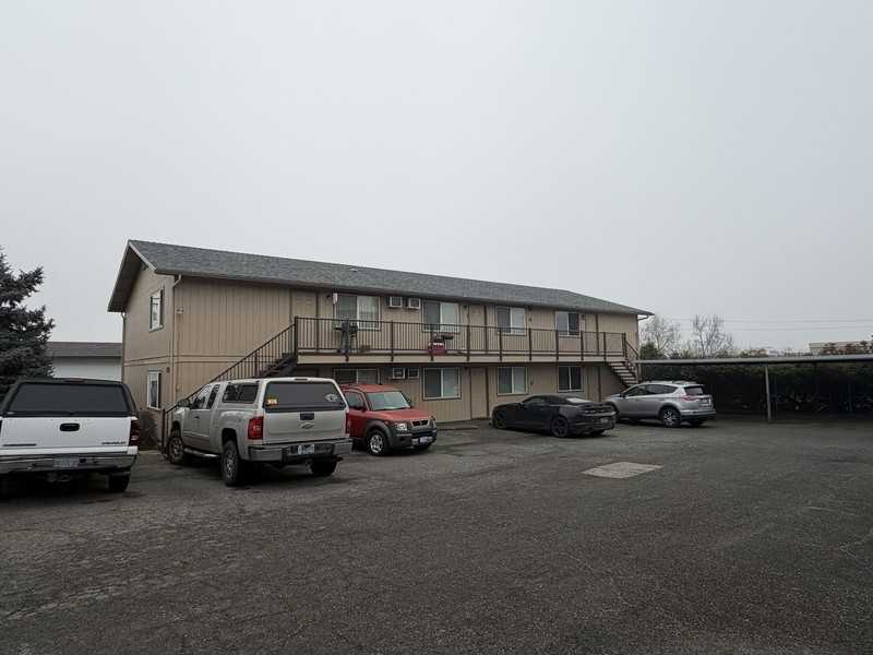 1703 Ne Fairview Ave #F