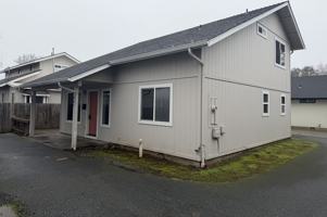 featured image of 241 Ne School St