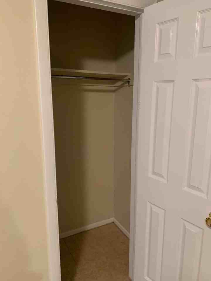 Hancock Avenue 229 North - Photo 4 of 25