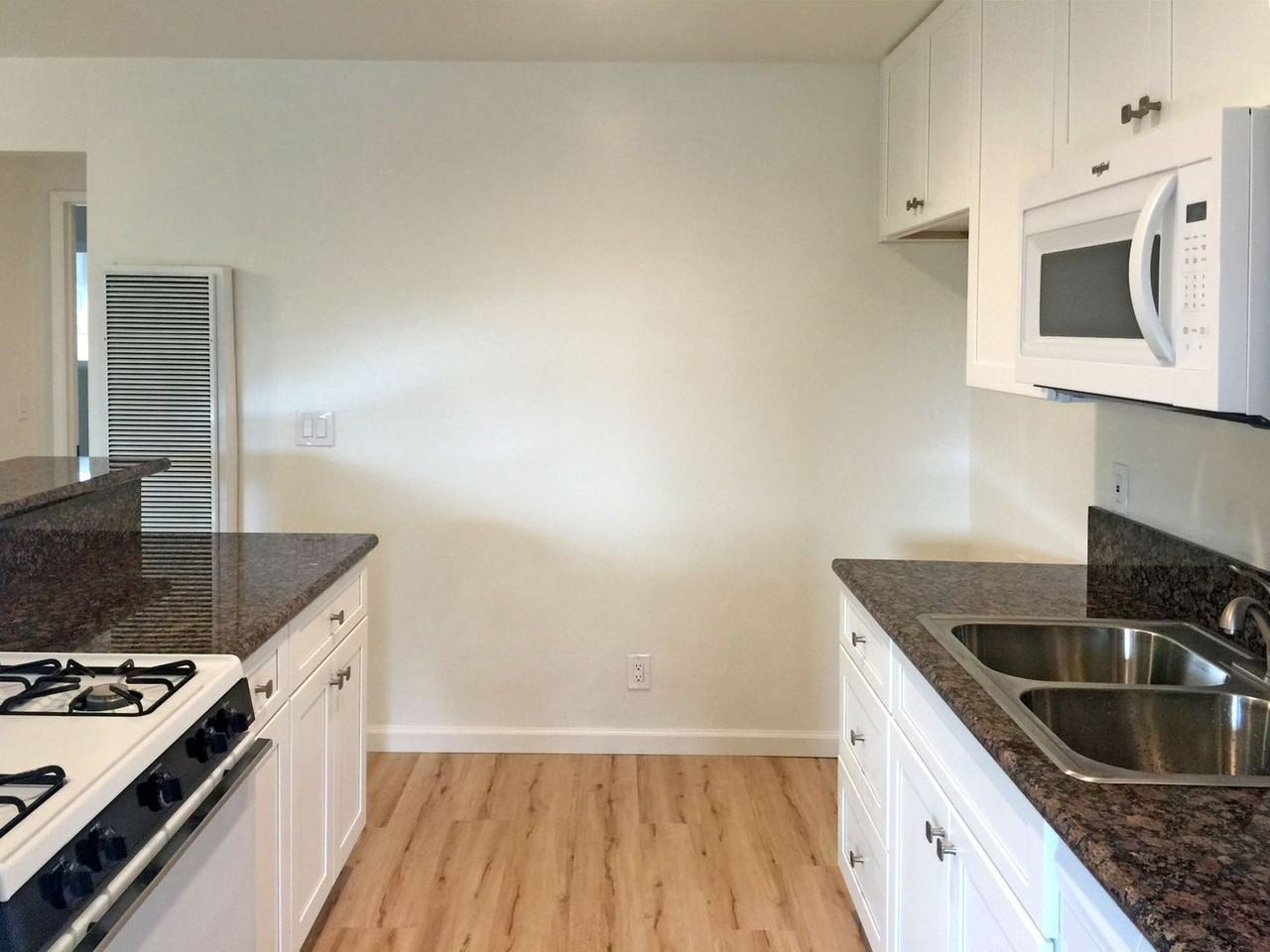 Monte Vista Apartments, LLC - Photo 2 of 19