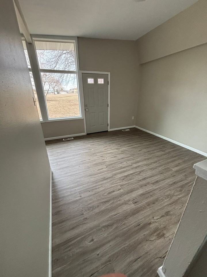 1458 - Photo 5 of 14