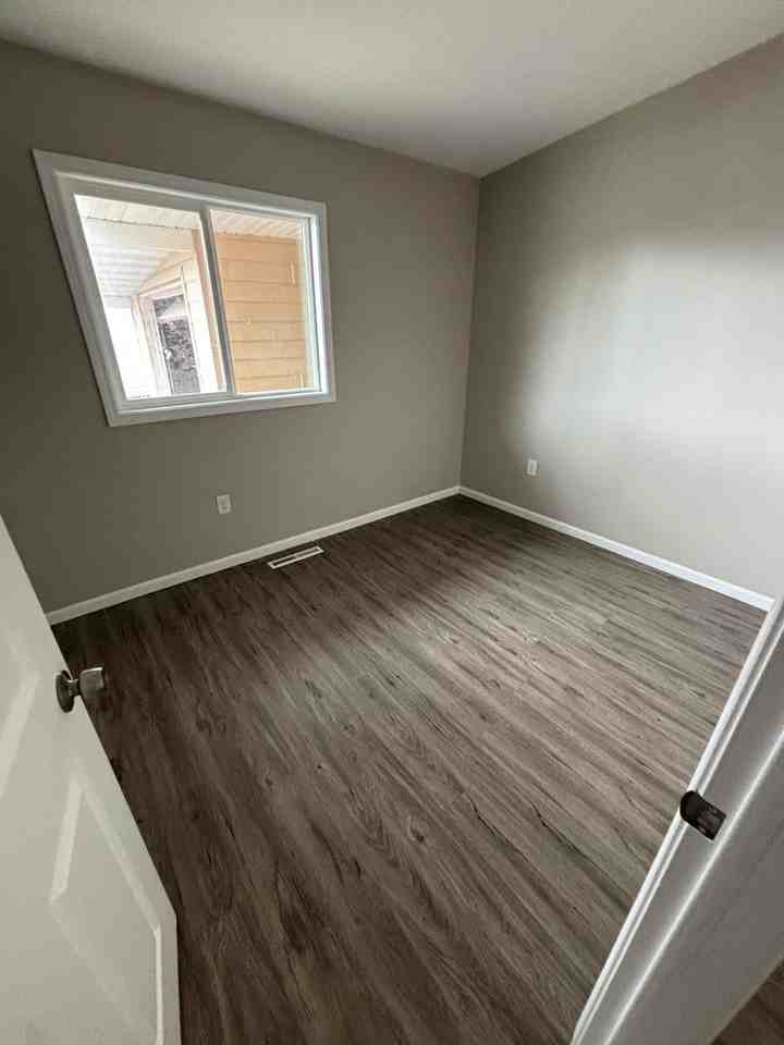 1458 - Photo 7 of 14