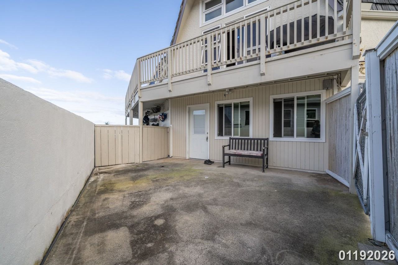 1279 Aupupu Pl - Photo 2 of 25