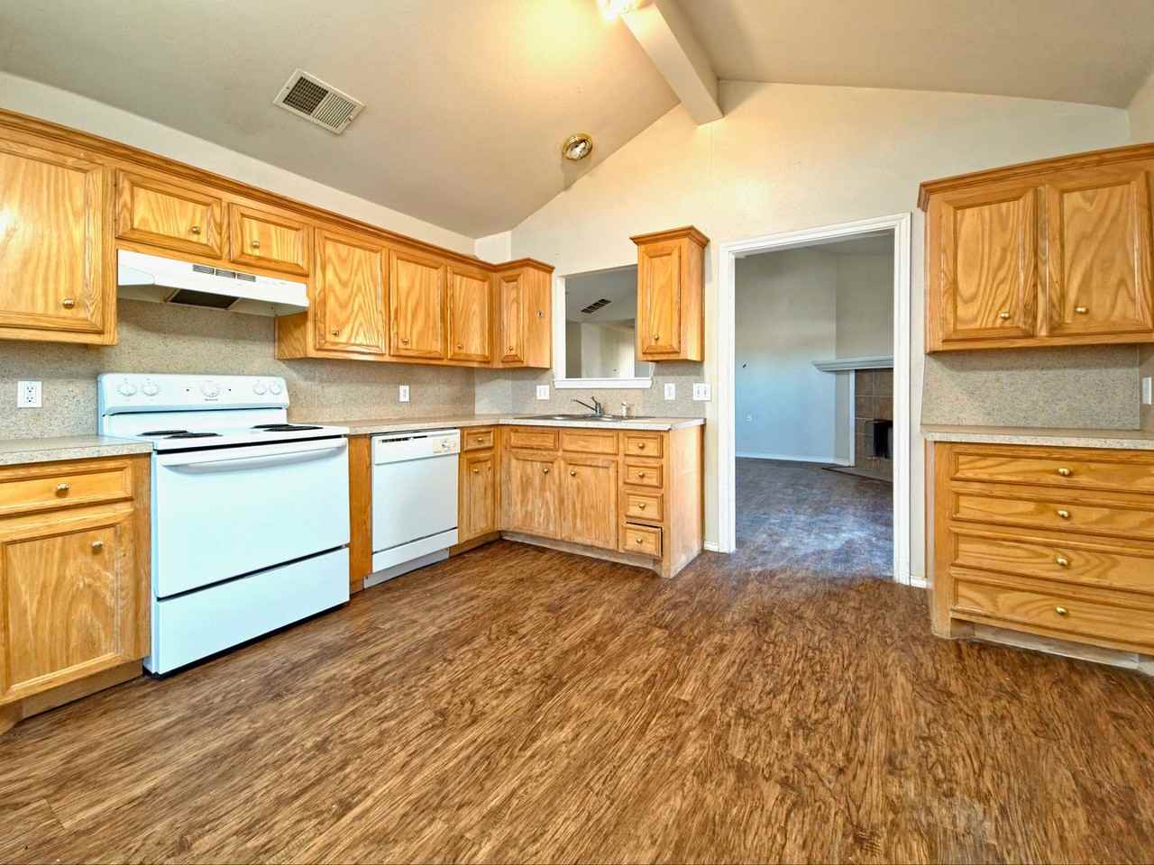 2909 106th St - Photo 4 of 10