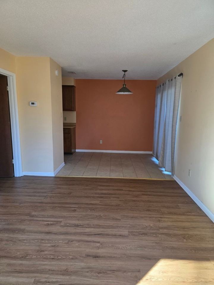 1489 Hampton Pl #2 - Photo 4 of 9