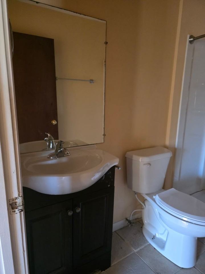 1489 Hampton Pl #2 - Photo 7 of 9