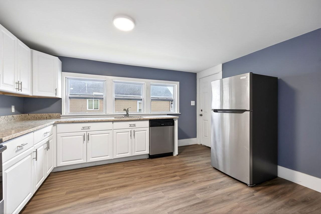 820 S River St - Photo 6 of 29