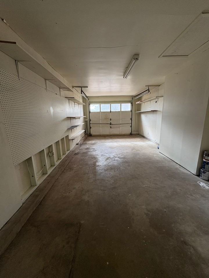 6348 Dianne St - Photo 7 of 18