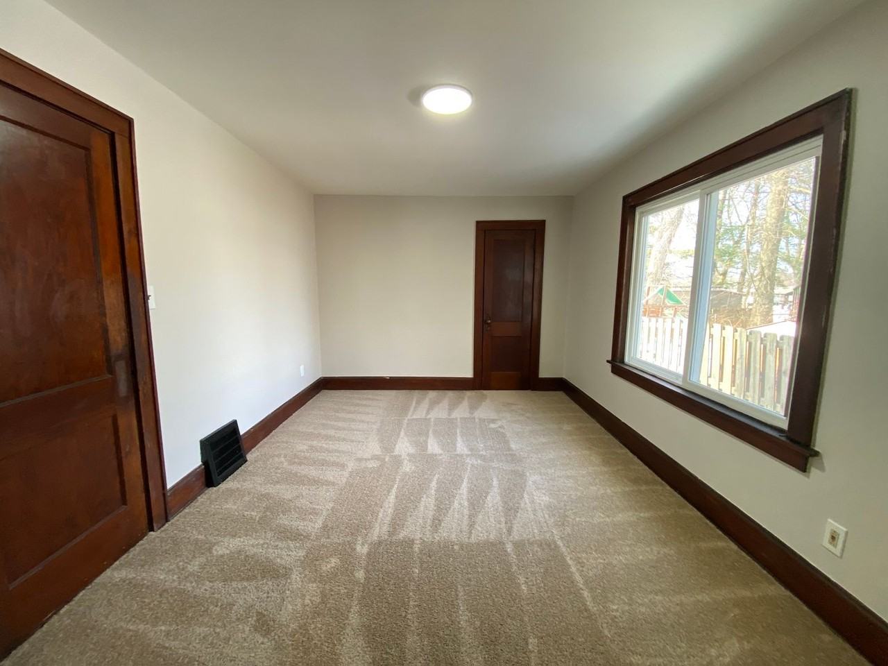 1258 Wilbur Ave - Photo 3 of 17