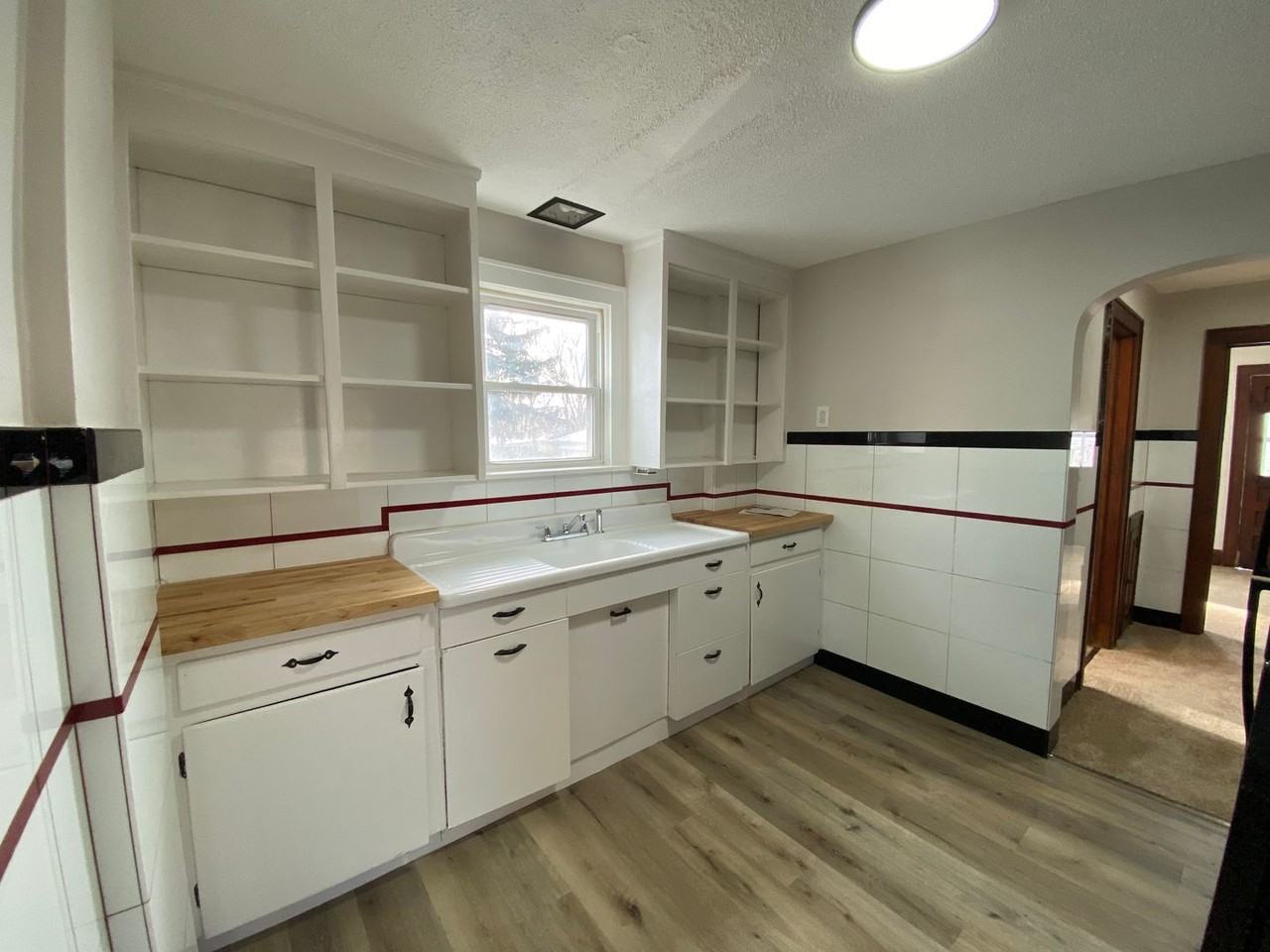 1258 Wilbur Ave - Photo 4 of 17