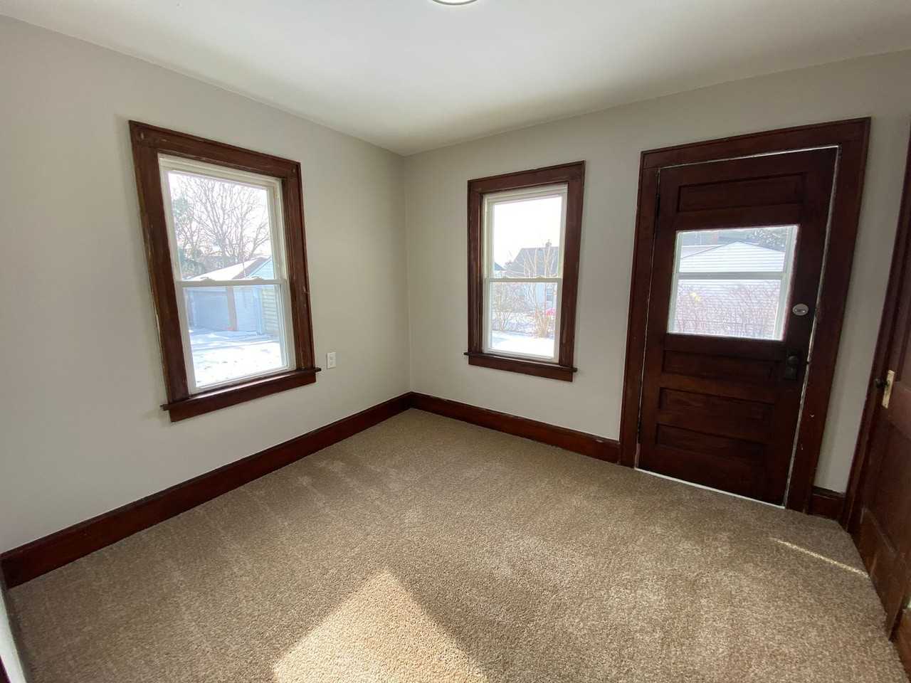 1258 Wilbur Ave - Photo 6 of 17