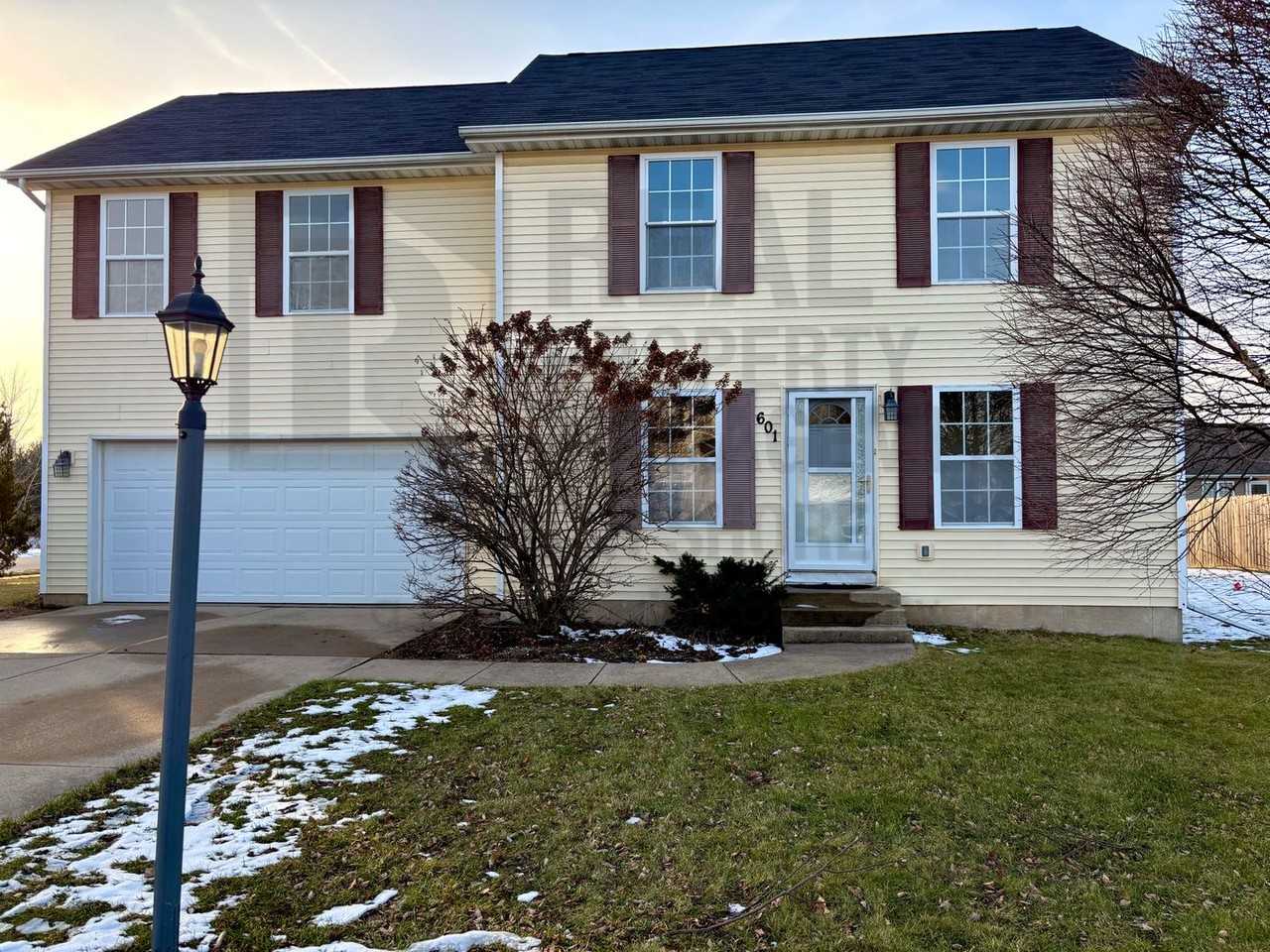 601 Mary Dr - Photo 2 of 13