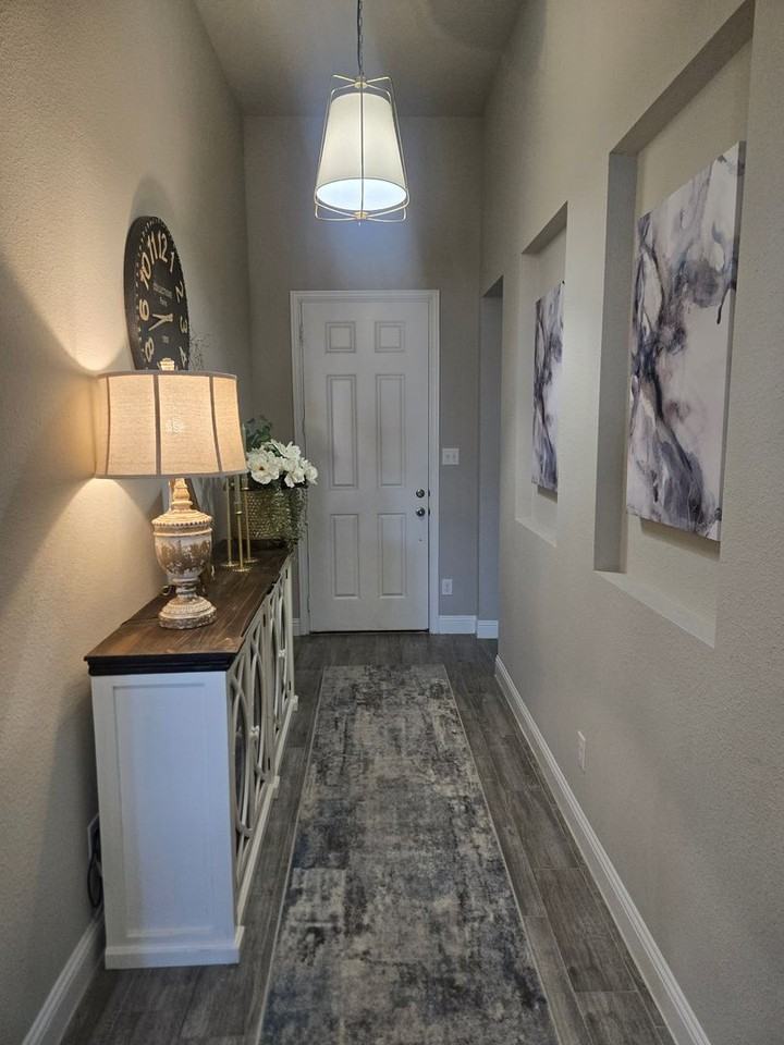 14920 Nightmist Rd - Photo 5 of 28