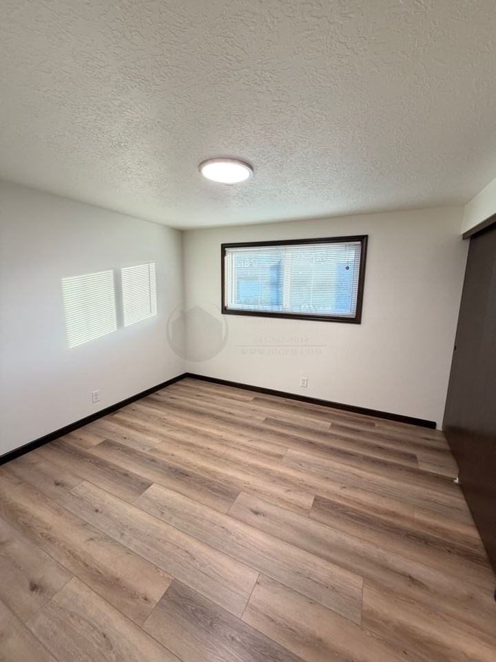 4648 Duke Ct Ne - Photo 3 of 12