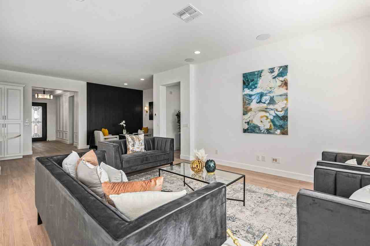 36850 N Pfeifer Ln - Photo 7 of 50