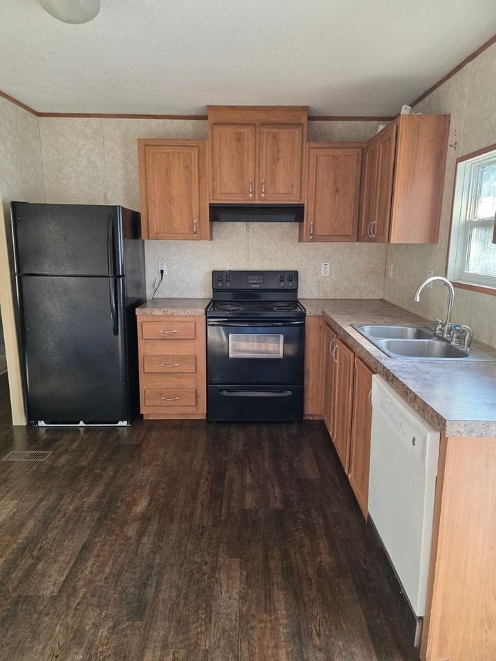 1288 Cardinal Ln - Photo 4 of 16