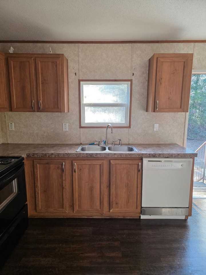 1288 Cardinal Ln - Photo 5 of 16