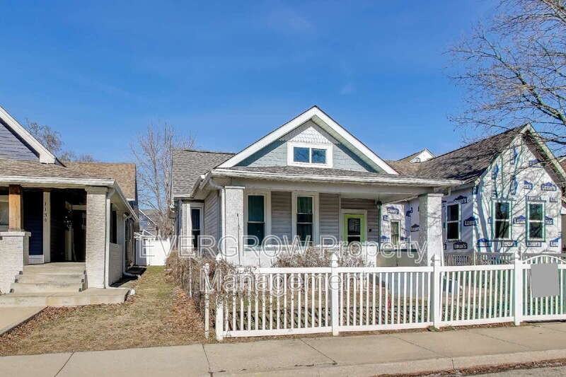 1140 Hoyt Ave - Photo 3 of 37