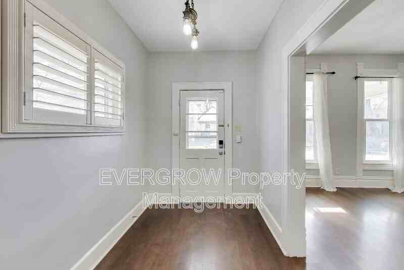 1140 Hoyt Ave - Photo 7 of 37