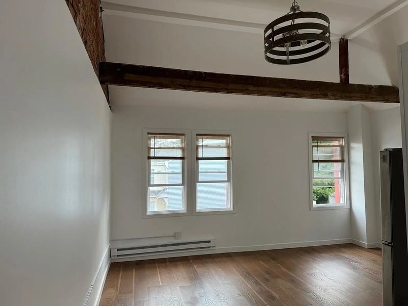 6223 Wayne Ave #2L - Photo 2 of 9