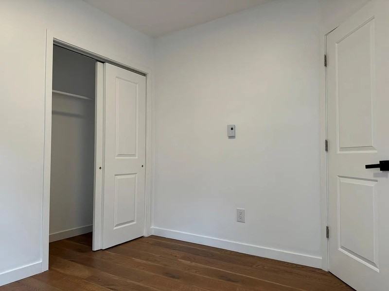 6223 Wayne Ave #2L - Photo 3 of 9