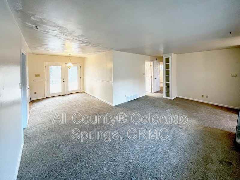 1217 Cumberland St - Photo 2 of 17