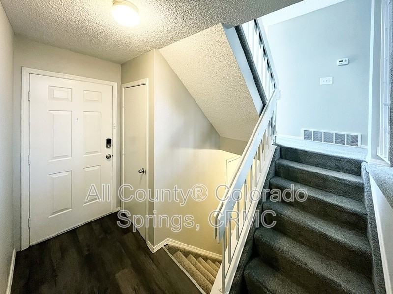 2058 Palm Dr - Photo 3 of 23