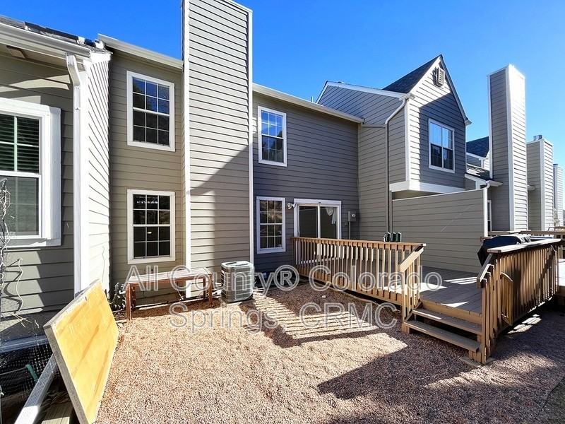 2058 Palm Dr - Photo 7 of 23