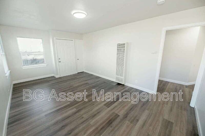 429 S 23rd St - Photo 3 of 19