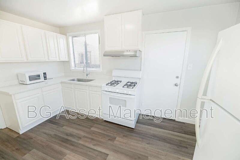 429 S 23rd St - Photo 6 of 19