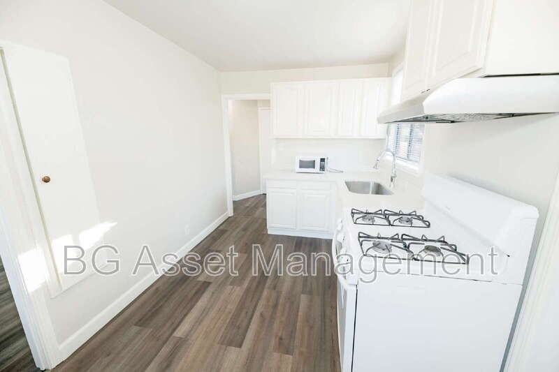 429 S 23rd St - Photo 7 of 19