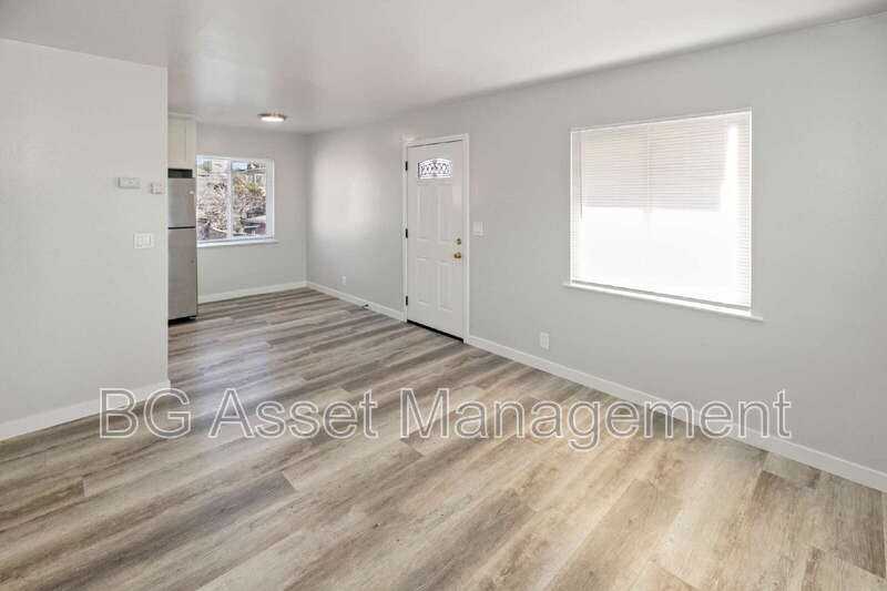 2309 8th St - Photo 3 of 23