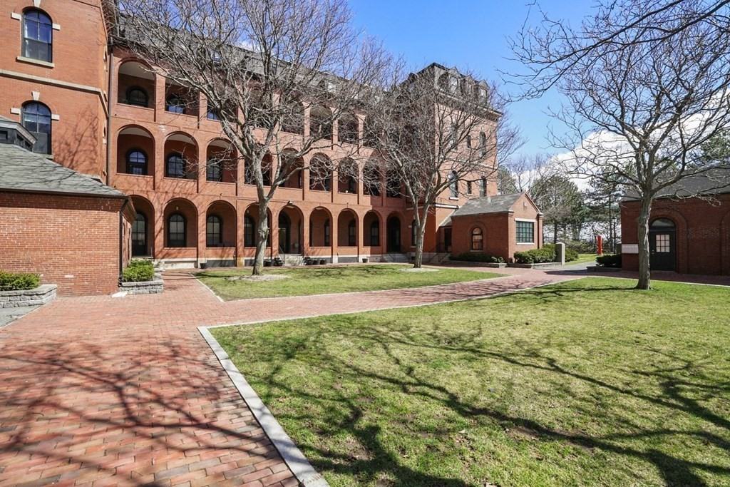 100 Captains Row #301 - Photo 2 of 18