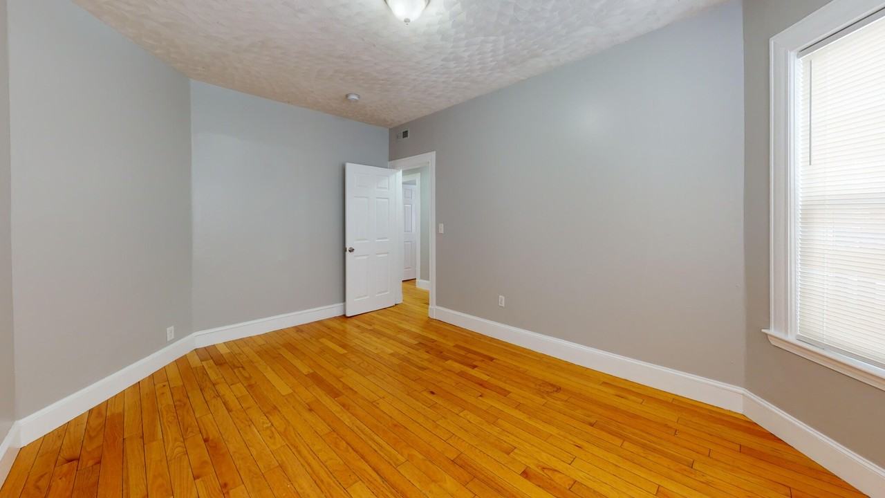 18 Rowell St #2 - Photo 6 of 14