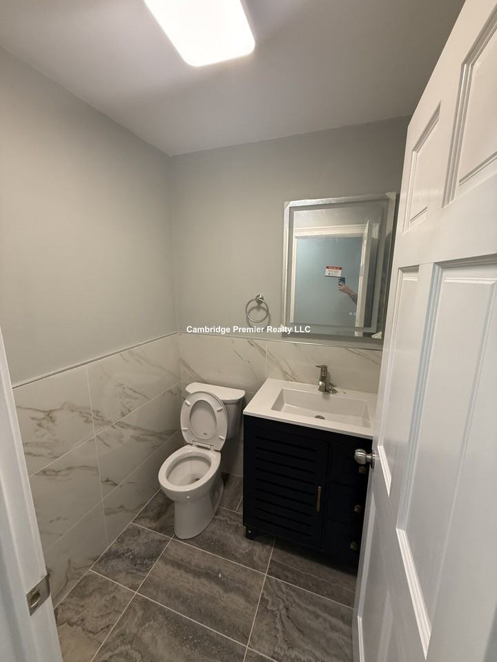 Brentwood St #1 - Photo 7 of 50