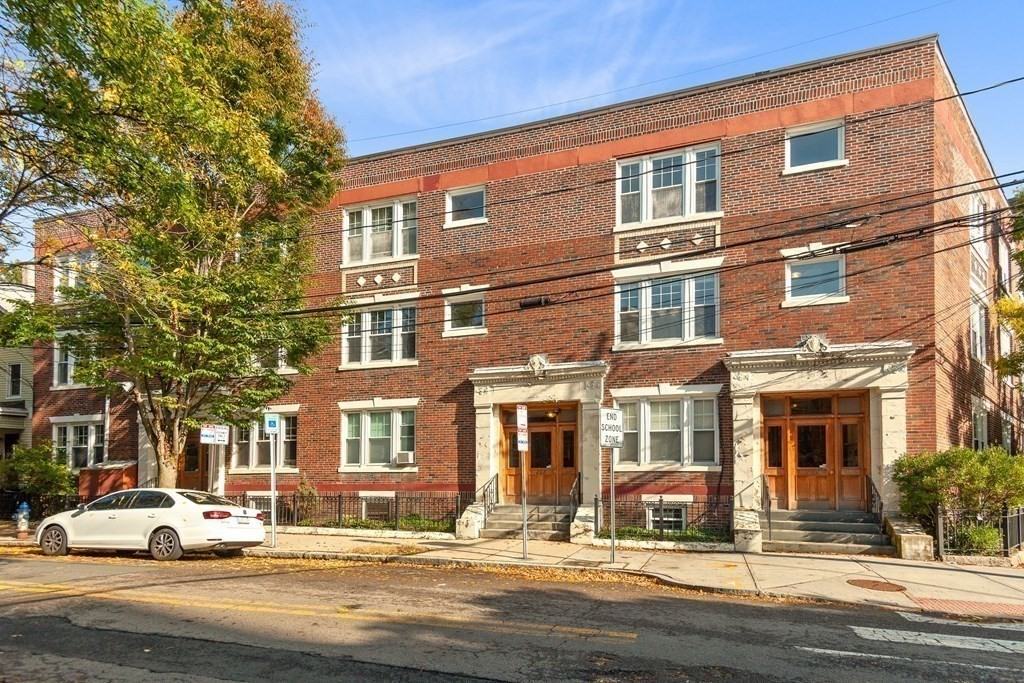 268 Windsor St #4 - Photo 3 of 11