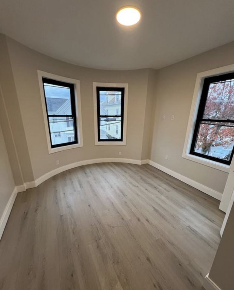 56 Sachem St #5 - Photo 3 of 9