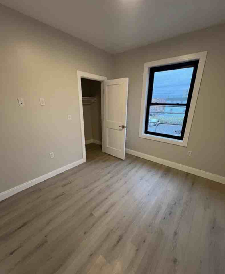 56 Sachem St #5 - Photo 4 of 9