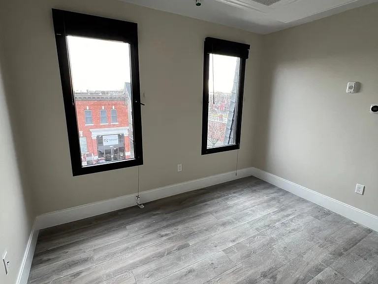 366 Broadway #108 - Photo 5 of 9