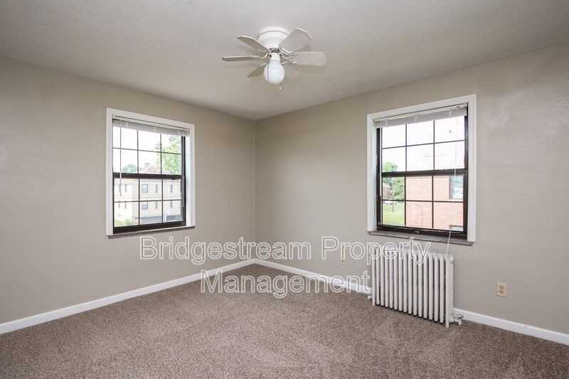 550 Wiltshire Blvd #D - Photo 7 of 11