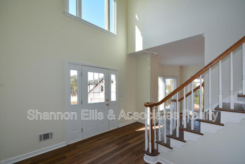 2972 Hampton Pl - Photo 3 of 35