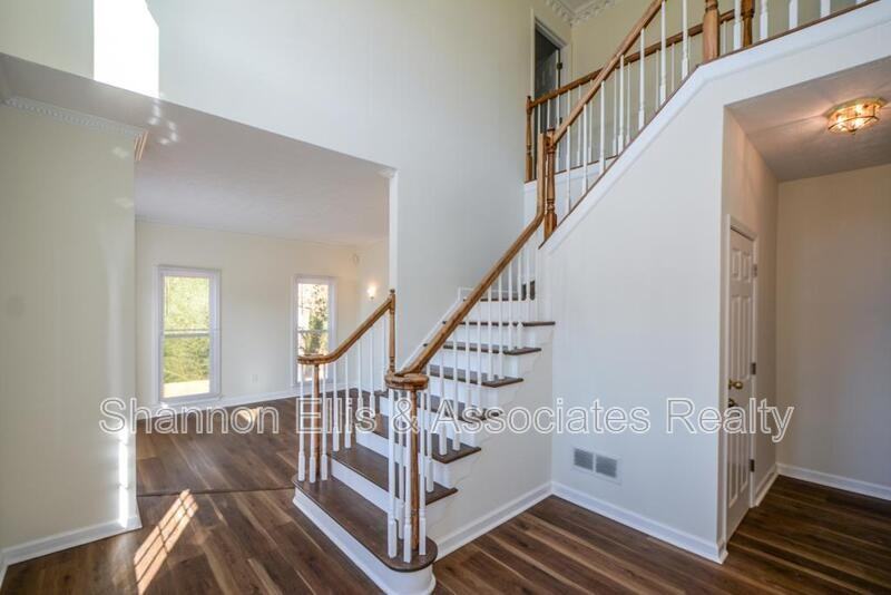 2972 Hampton Pl - Photo 5 of 35