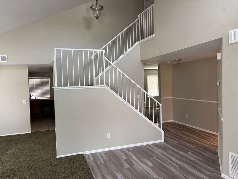 30311 Silver Ridge Ct - Photo 4 of 38