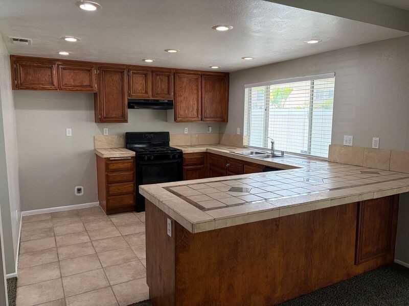 30311 Silver Ridge Ct - Photo 6 of 38