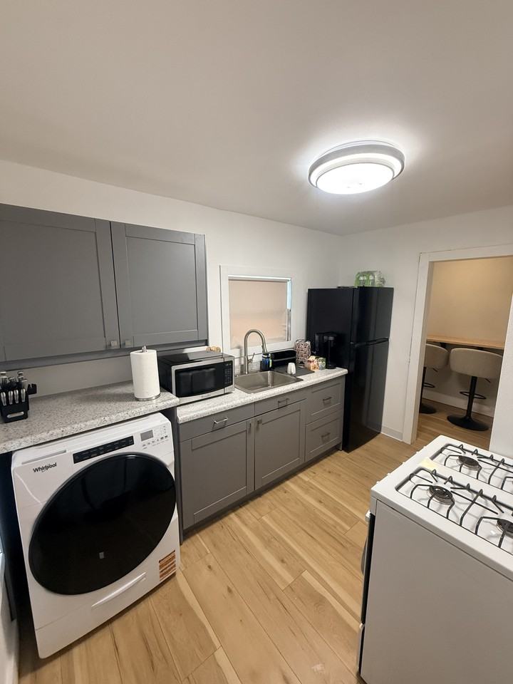 539 Milton Ave - Photo 4 of 15