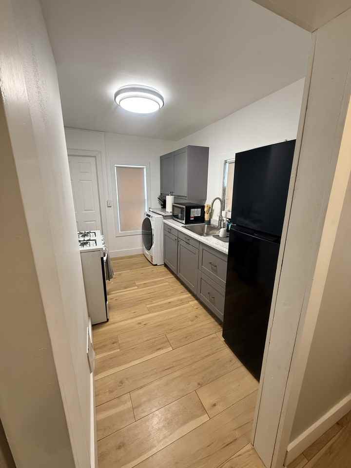 539 Milton Ave - Photo 5 of 15