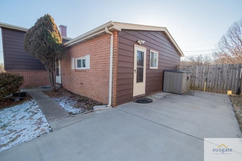 7411 Kathydale Rd - Photo 5 of 50