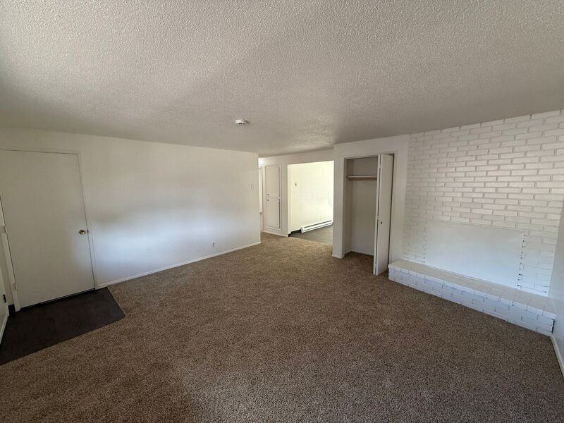 3870 Iberis St Ne - Photo 4 of 16